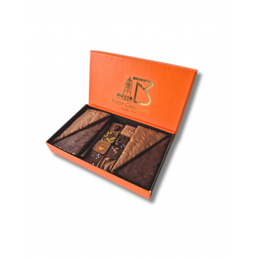 Seduction" limited edition box with assorted chocolates and Caramandes